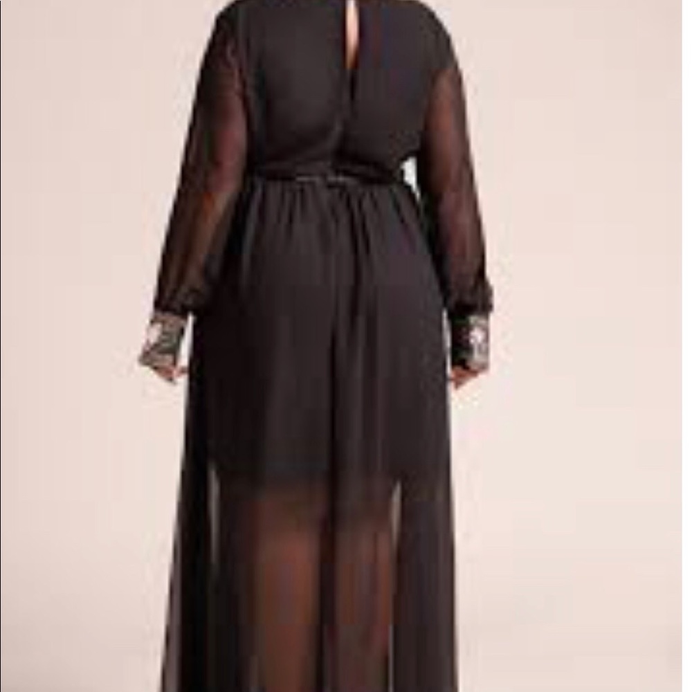 Deb Shops Plus Greek Cold shoulder gown, size 1x - Picture 3 of 6